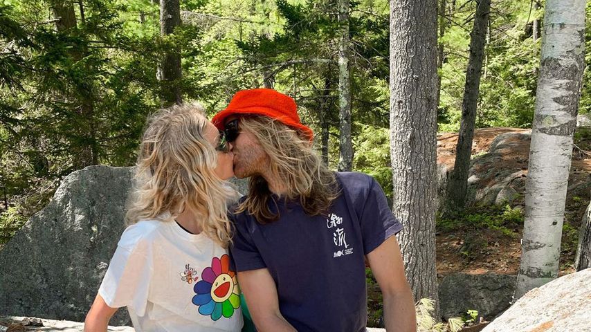 Kein Versteckspiel mehr: Elsa Hosk zeigt ihren Babybauch!