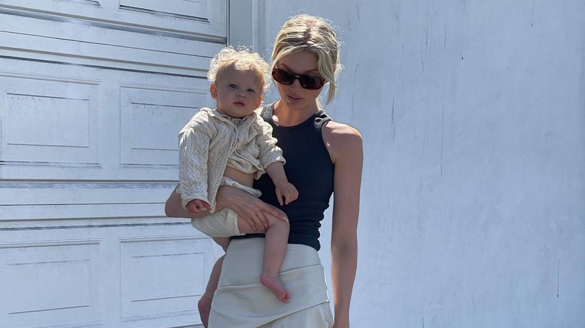 Elsa Hosk und ihre Tochter Tuulikki im April 2022