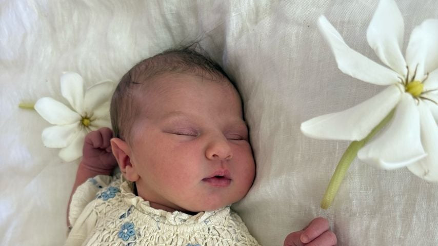 Elsa Hosks Tochter, Juli 2026