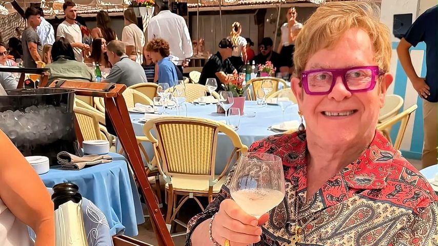 "Dankbar": Elton John feiert 36 Jahre ohne Alkohol