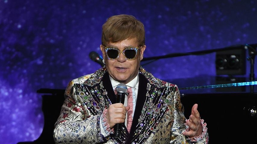 Elton John springt wieder rum wie ein junger Hund