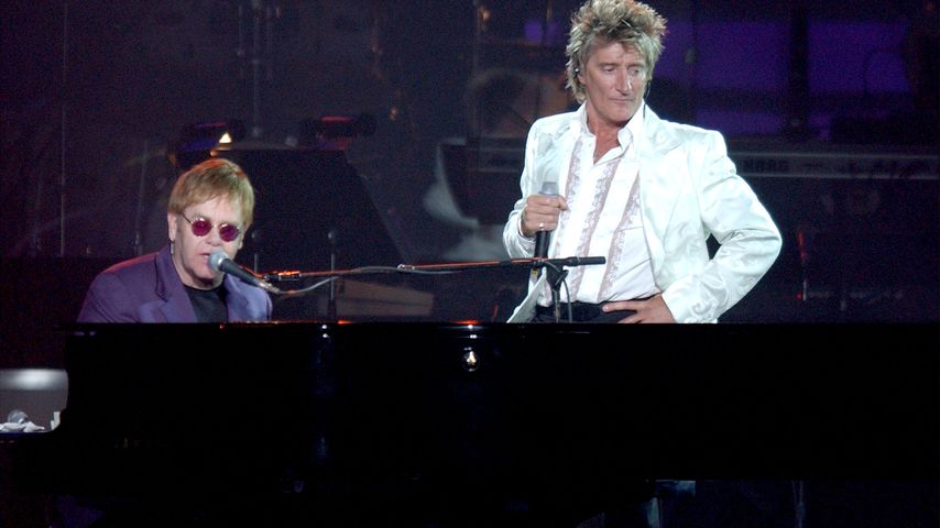 Elton John und Rod Stewart bei einem Benefizkonzert in Las Vegas im September 2002