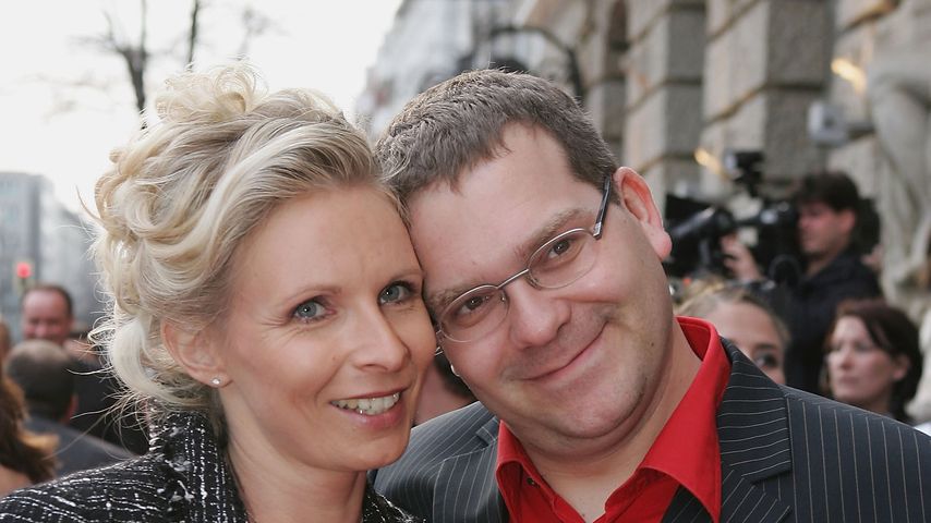 Elton und seine Frau Yvonne Duszat im April 2005