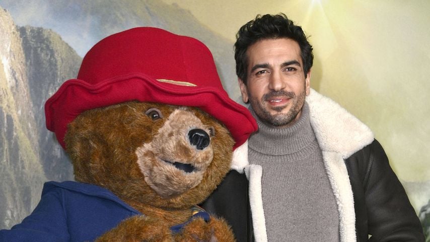 Elyas M’Barek und Paddington-Bär bei der Premiere von "Paddington in Peru" im Zoo Palast