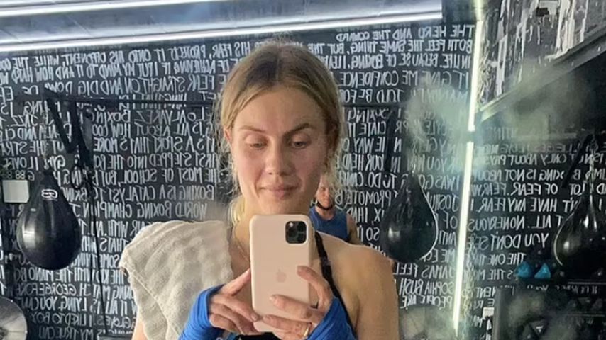 Elyse Knowles im Juli 2021 im Gym