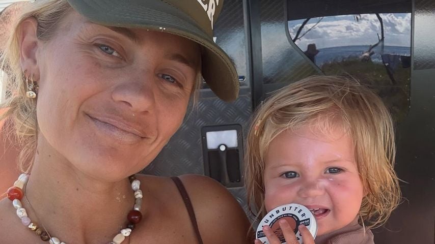 Elyse Knowles und ihre Tochter Java