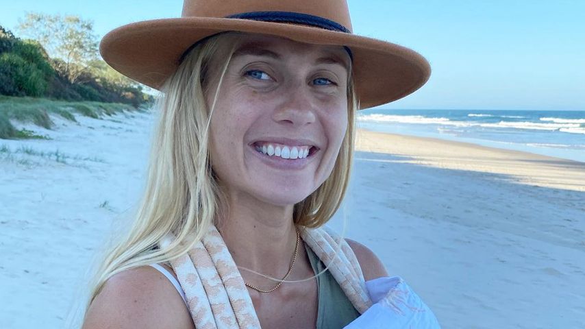 Elyse Knowles, Model