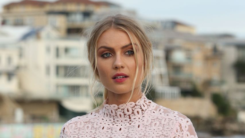 Elyse Knowles, Model