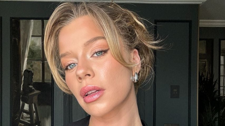 OP: Emely Hüffer lässt sich die Bauchmuskeln zusammennähen