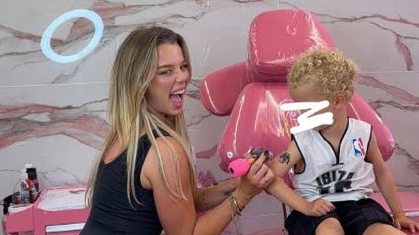 Emely Hüffer und ihr Sohn Ocean, April 2025