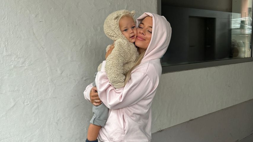 Emely Hüffer mit ihrem Sohn Ocean