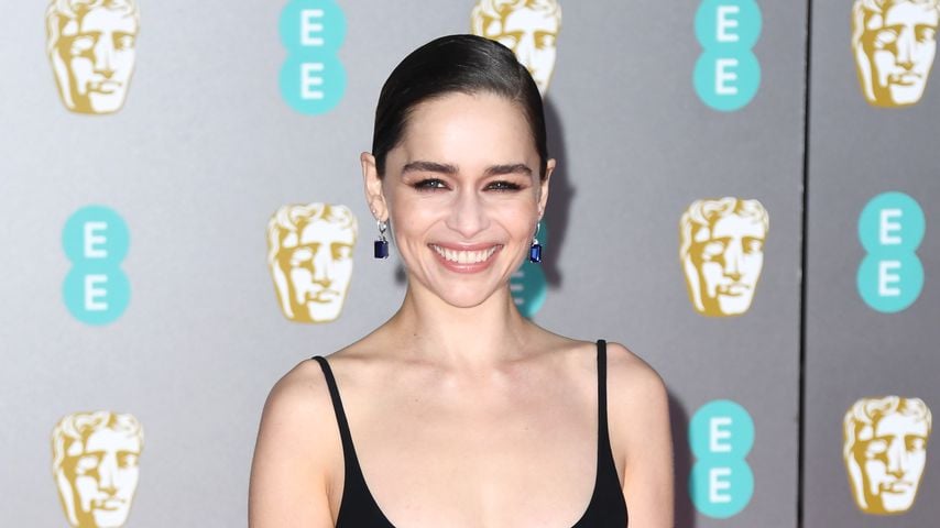 Erfolgreiches Dating? Emilia Clarke mit einem Mann unterwegs