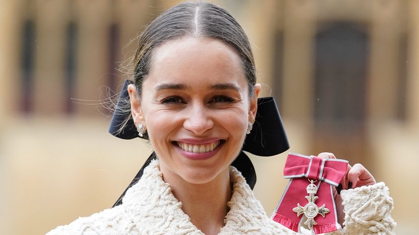 Emilia Clarke auf Schloss Windsor. 2024