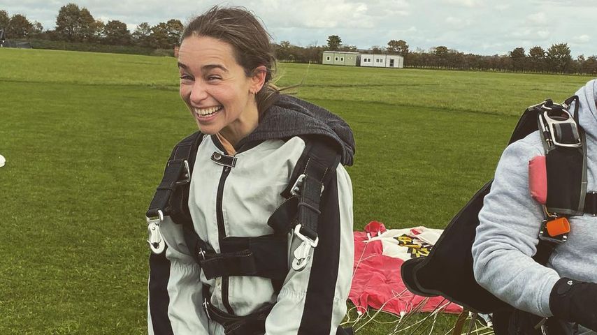 Emilia Clarke nach ihrem Fallschirmsprung, Oktober 2020