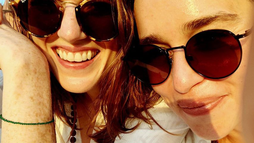 Emilia Clarke und Rose Leslie im Urlaub