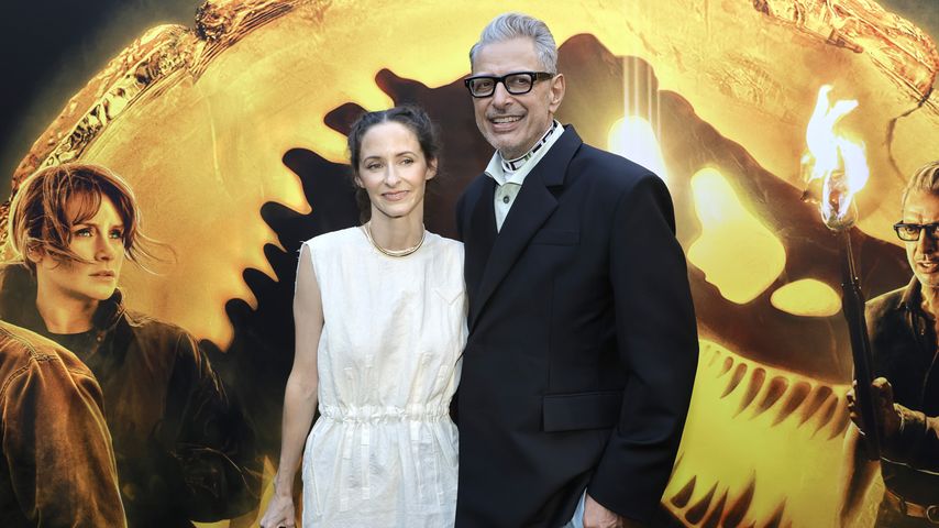 So süß: Jeff Goldblum und Emilie knutschen auf Red Carpet!