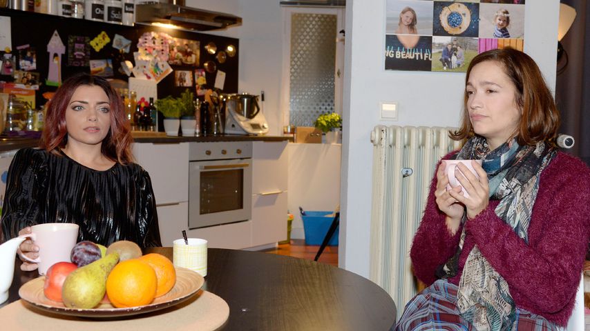 Emily (Anne Menden) und Lena (Uta Kargel)