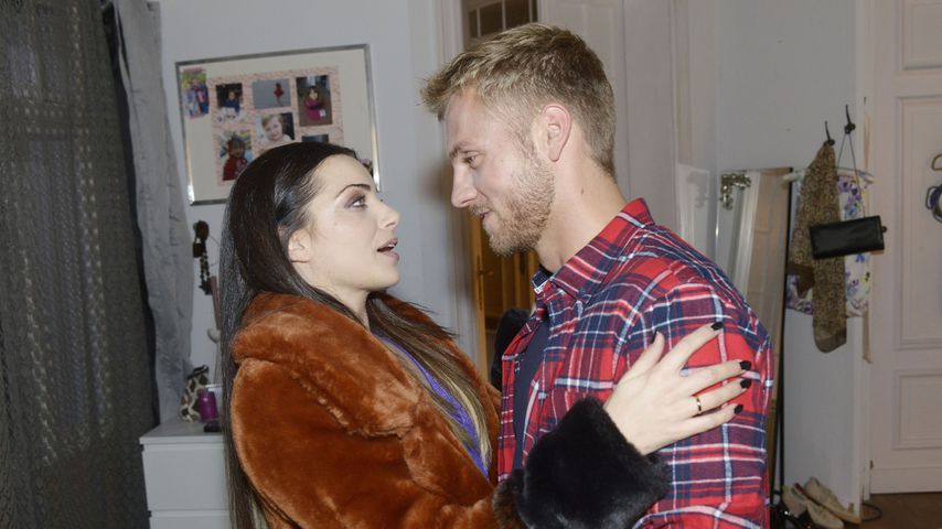 Emily (Anne Menden) und Paul (Niklas Osterloh) in einer Szene bei GZSZ