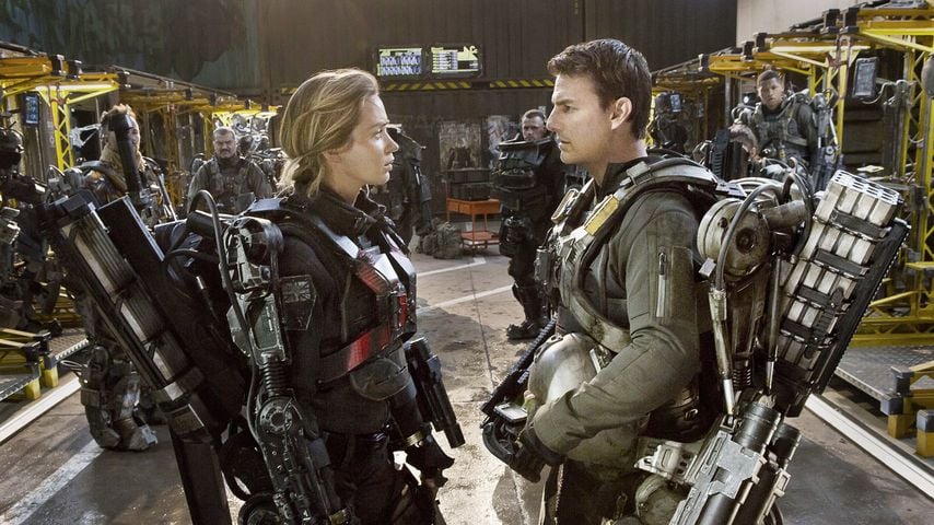 Emily Blunt und Tom Cruise am Set von "Edge of Tomorrow" (2014)