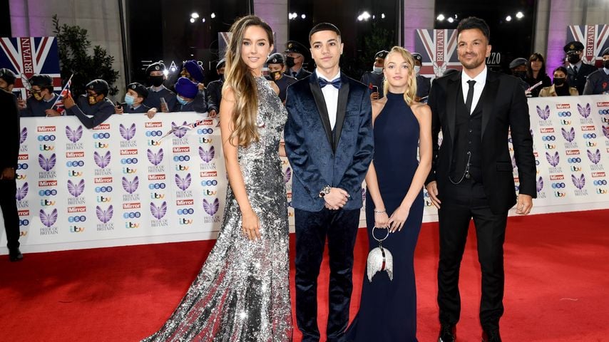 Emily MacDonagh, Junior Savva, Princess Tiaamii und Peter Andre in London im Oktober 2021