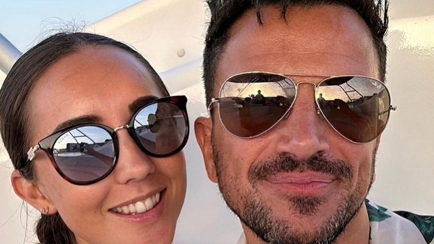 Emily MacDonagh und Peter Andre im Februar 2023