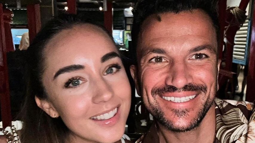 Emily MacDonagh und Peter Andre im Februar 2023