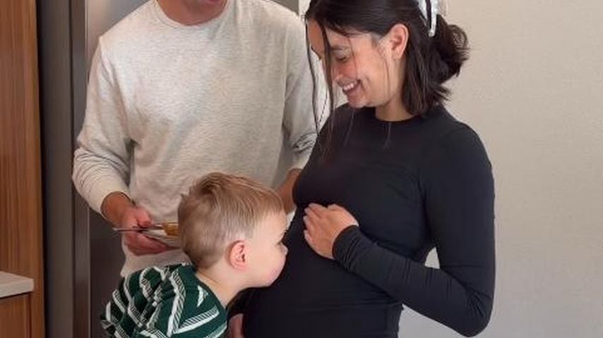 TikTok-Star Emily Mariko mit ihrem Mann Matt Rickard und Sohn Teddy, November 2025