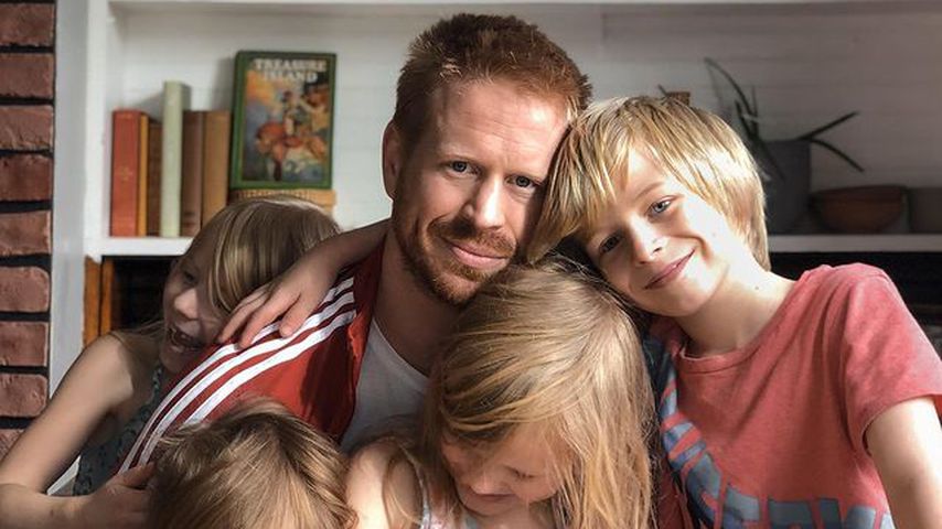 Emily Mitchells Mann Joe mit den Kids
