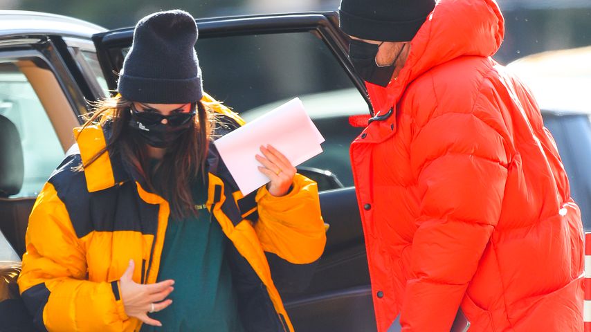 Hochschwanger: Emily Ratajkowski mit Ehemann in NY unterwegs
