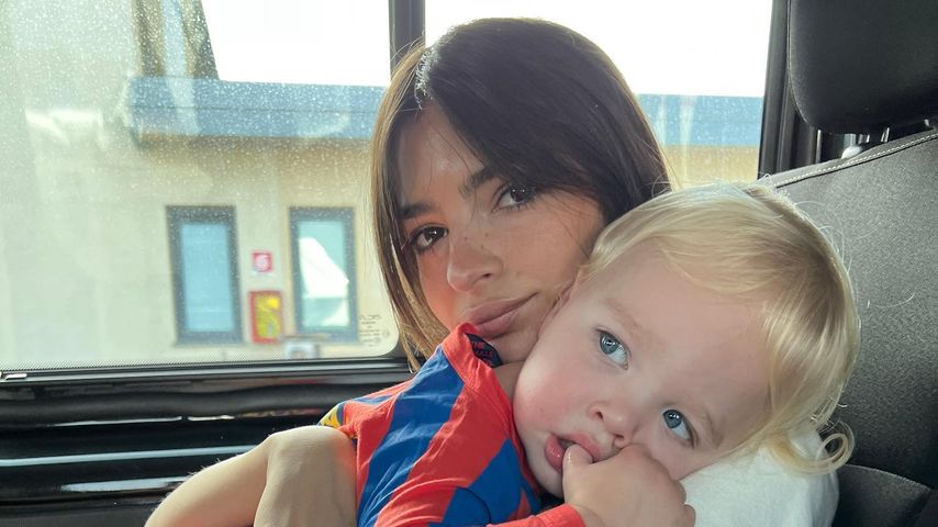 Emily Ratajkowski mit ihrem Sohn Sly im Oktober 2022
