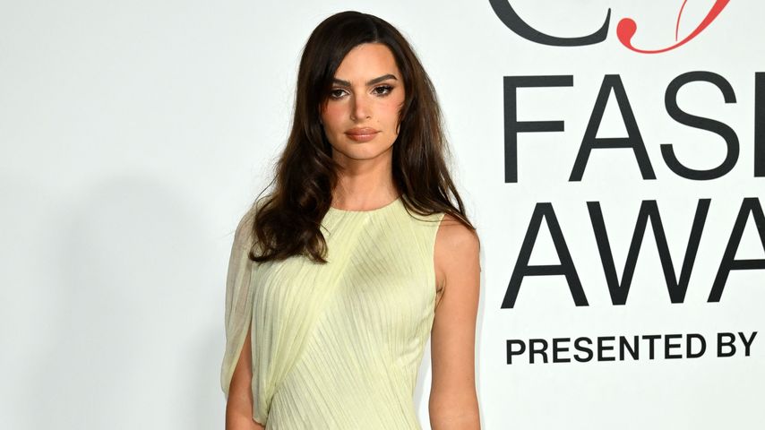 Model Emily Ratajkowski bei den CFDA Fashion Awards in New York City