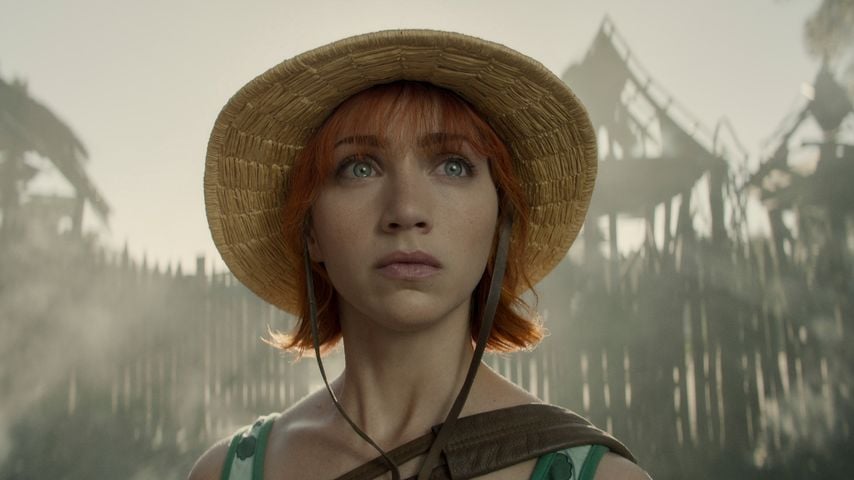 Emily Rudd als Nami in "One Piece"