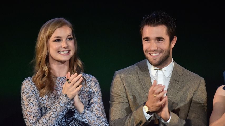 Emily VanCamp und Joshua Bowman
