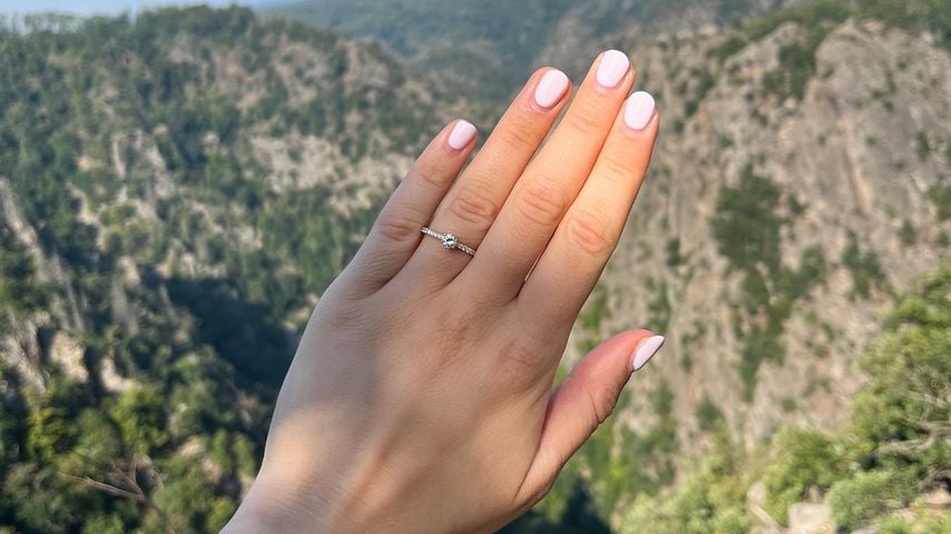 Verlobungsring von Emily, Kandidatin bei "Hochzeit auf den ersten Blick" 2020