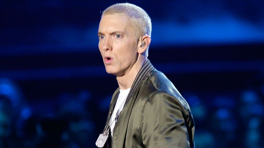 Eminem, April 2014