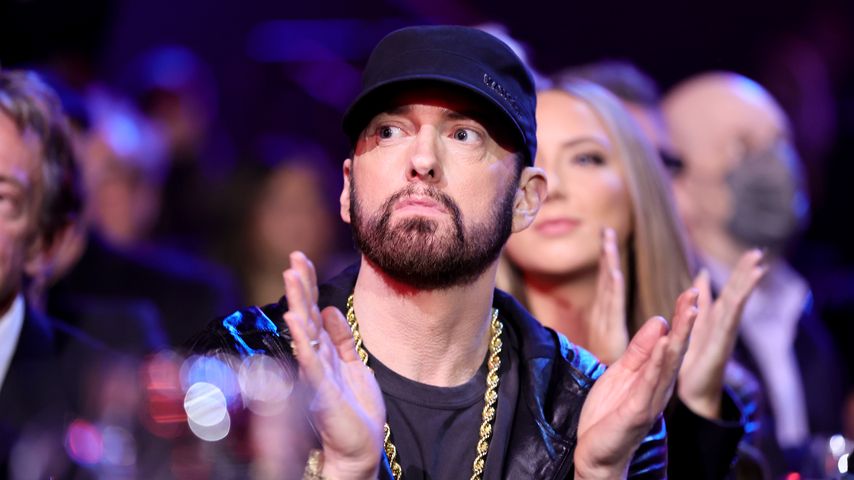 Eminem mit seiner Tochter im Hintergrund