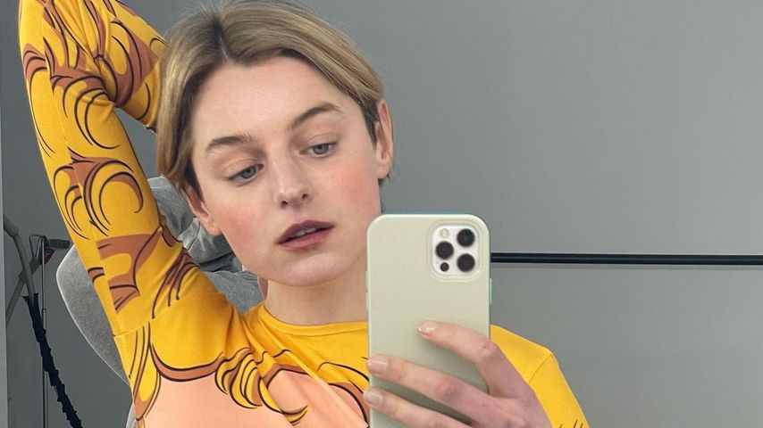Emma Corrin im Februar 2021