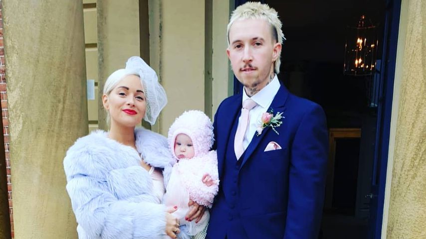 Emma Jane Mulholland und Laurie Vincent mit ihren Kindern im Jahr 2019