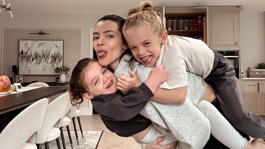 Emma McVey mit ihren Kindern Primrose und Chester