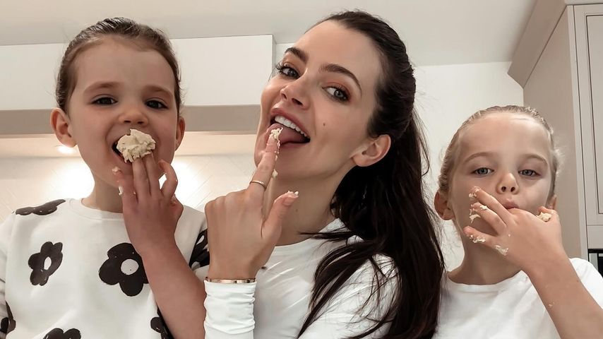 Emma McVey mit ihren Kindern Primrose und Chester