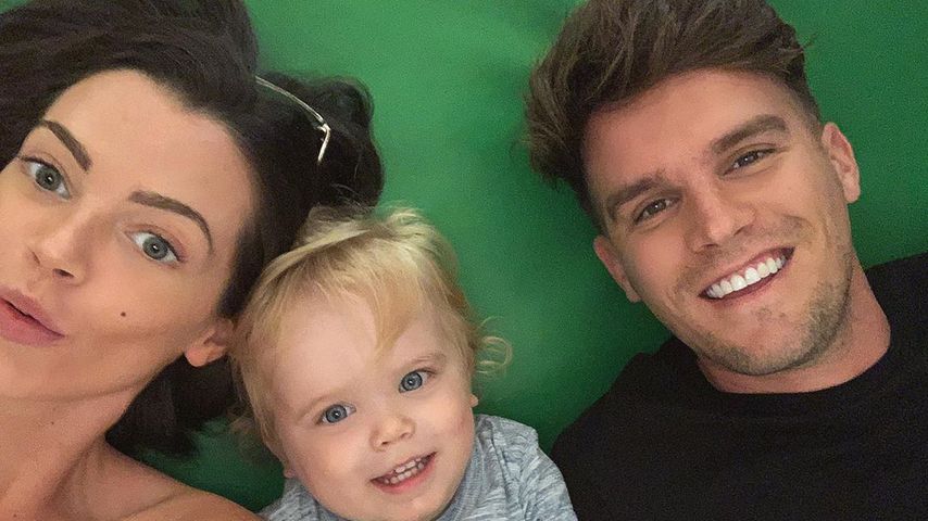 Emma McVey und Gaz Beadle mit ihrem Sohn Chester