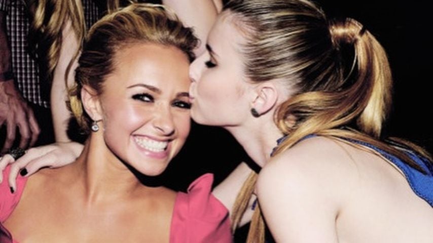 Ein Kuss von Emma Roberts an Hayden Panettiere