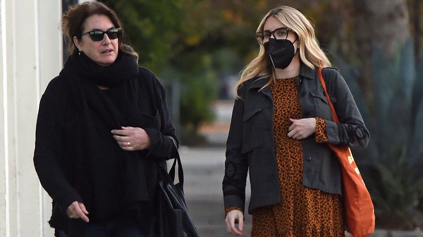 Emma Roberts (r.) mit ihrer Mutter, November 2020