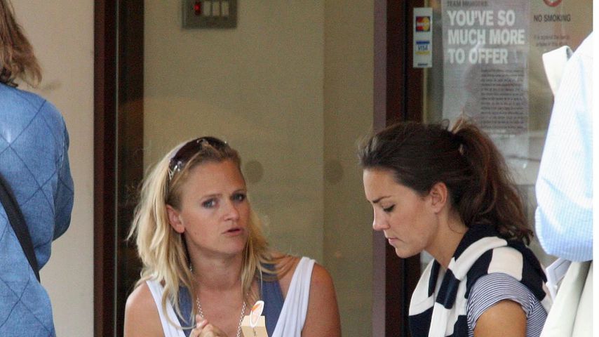 Emma Sayle mit Herzogin Kate in einem Café, 2007