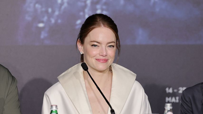 Emma Stone bei einer Pressekonferenz in Cannes, 2024