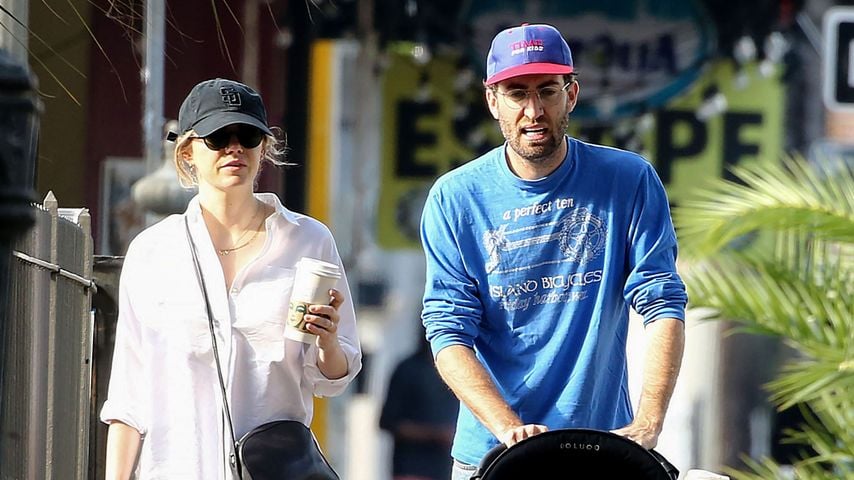 Emma Stone, Dave McCary und ihre Tochter Louise Jean, 2022