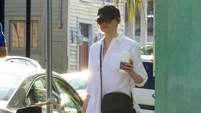 Emma Stone und ihre Tochter Louise Jean im November 2022