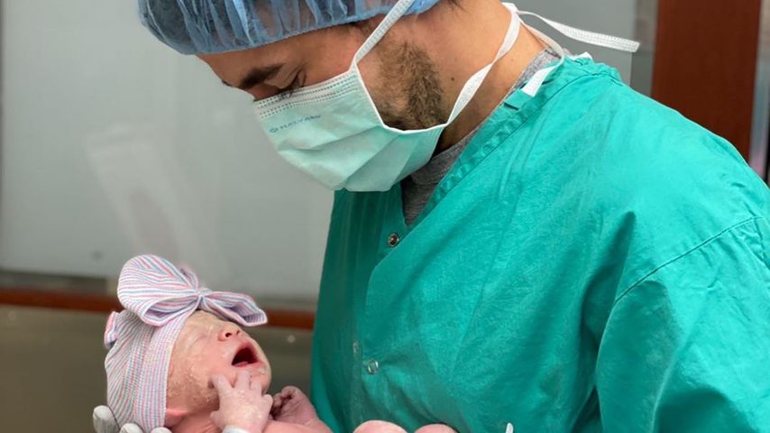 Enrique Iglesias mit seinem Baby