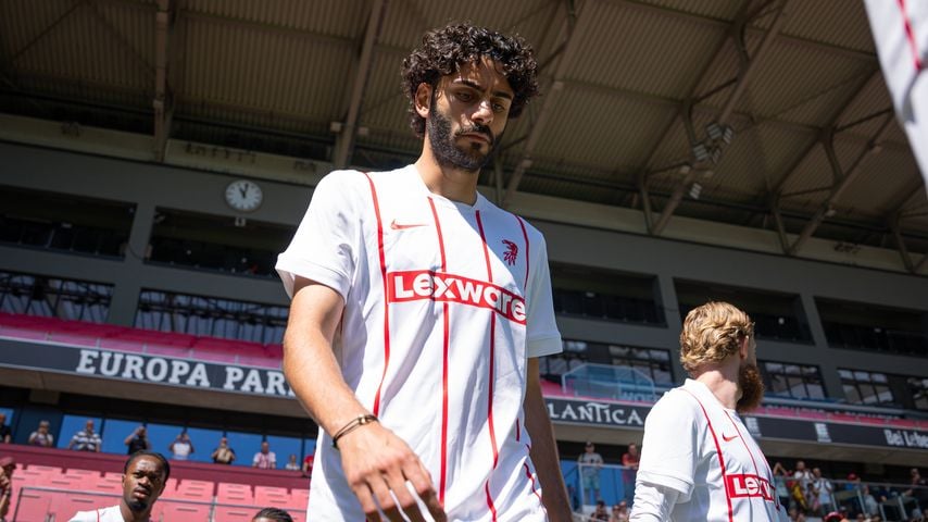 Eren Dinkci beim Training des SC Freiburg im Europa-Park-Stadion