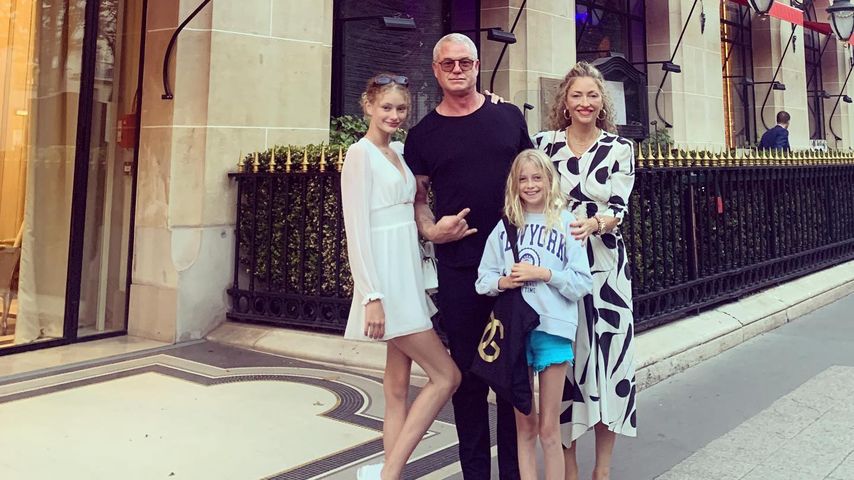 Eric Dane und Rebecca Gayheart mit ihren Töchtern Billie und Georgia in Paris